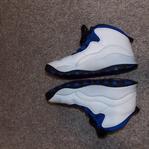 AIR JORDAN X WHITE/UNIVERSITY RED Youth Size 7 - Picture 7 of 11